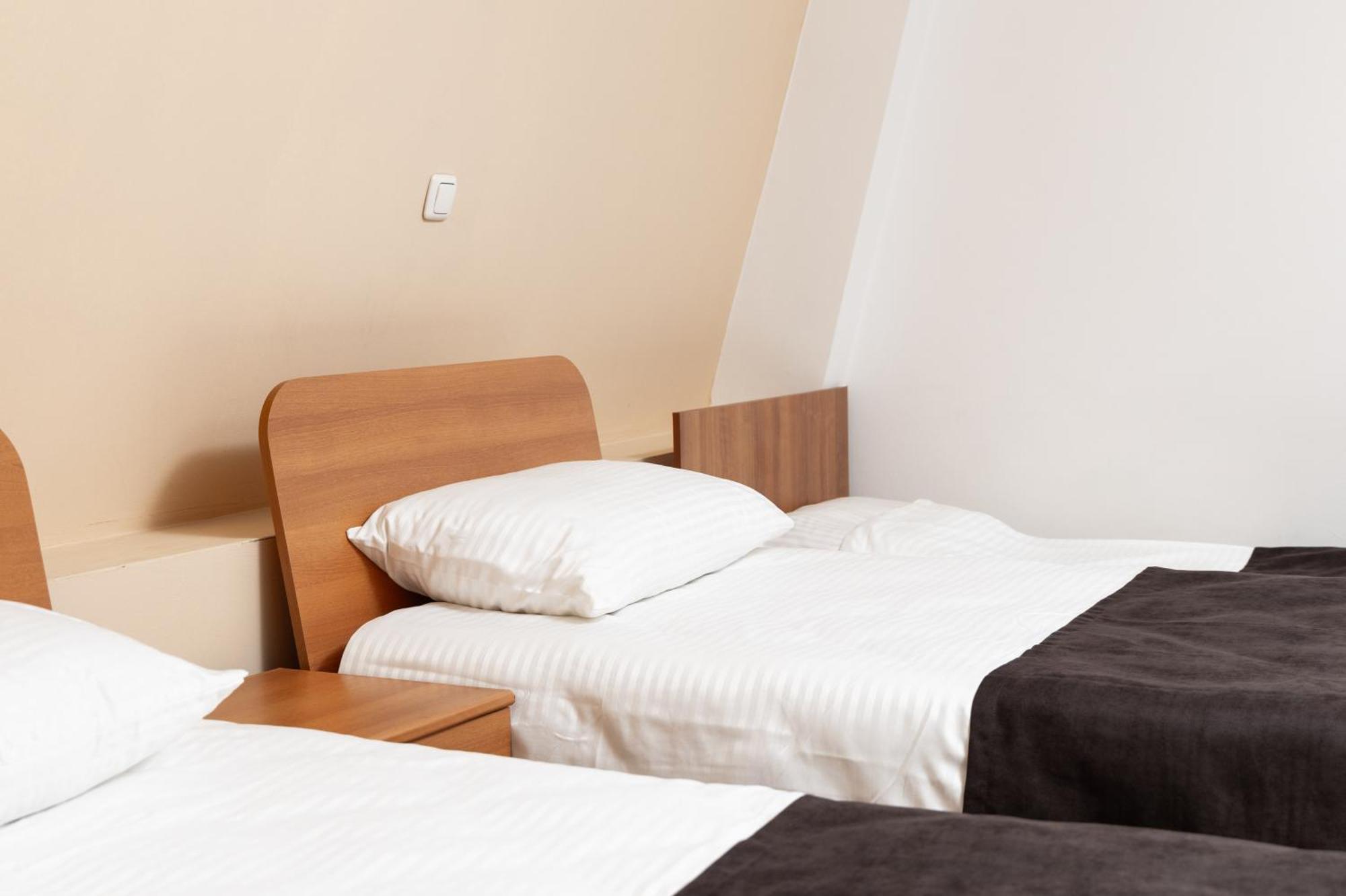 Hotel Luxor Pristina Buitenkant foto